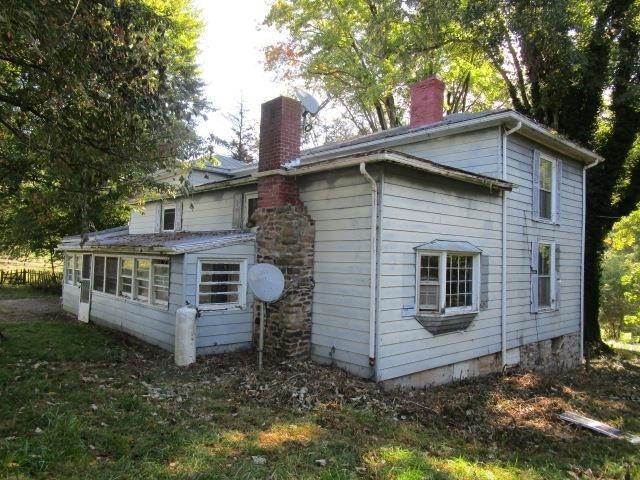 9. Single Family Homes for Sale at 6215 MIDDLEBROOK Road Middlebrook, Virginia 24459 United States