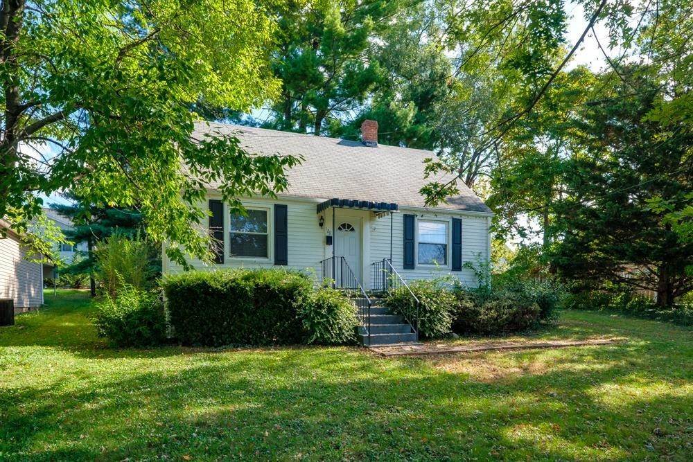 22. Single Family Homes for Sale at 129 FRASER Lane Staunton, Virginia 24401 United States