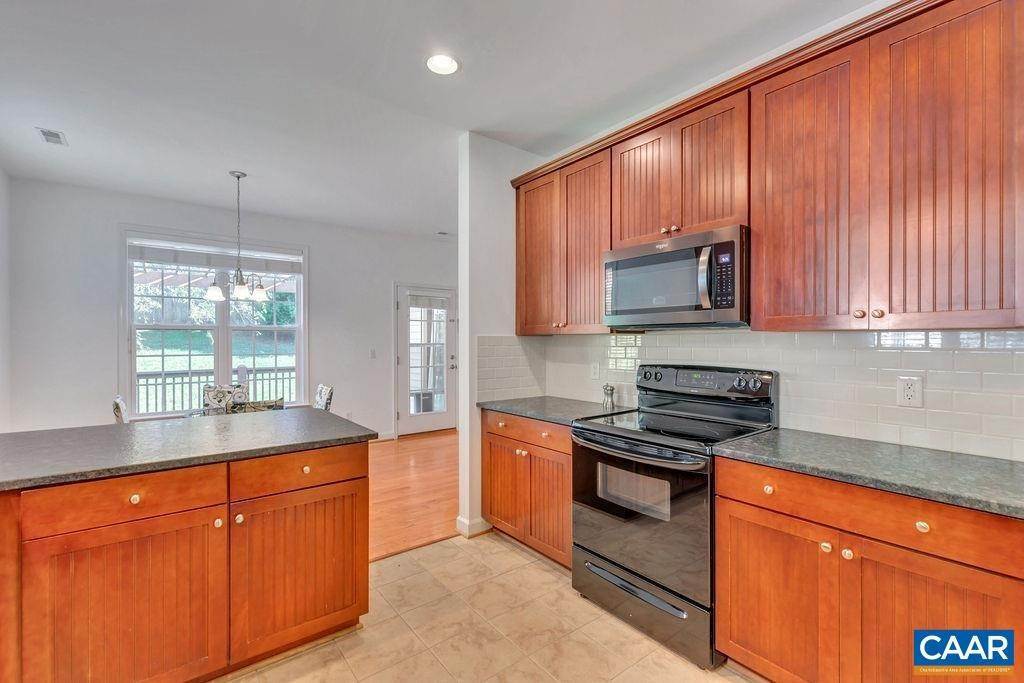 15. Single Family Homes for Sale at 1245 AMBER RIDGE Road Charlottesville, Virginia 22901 United States