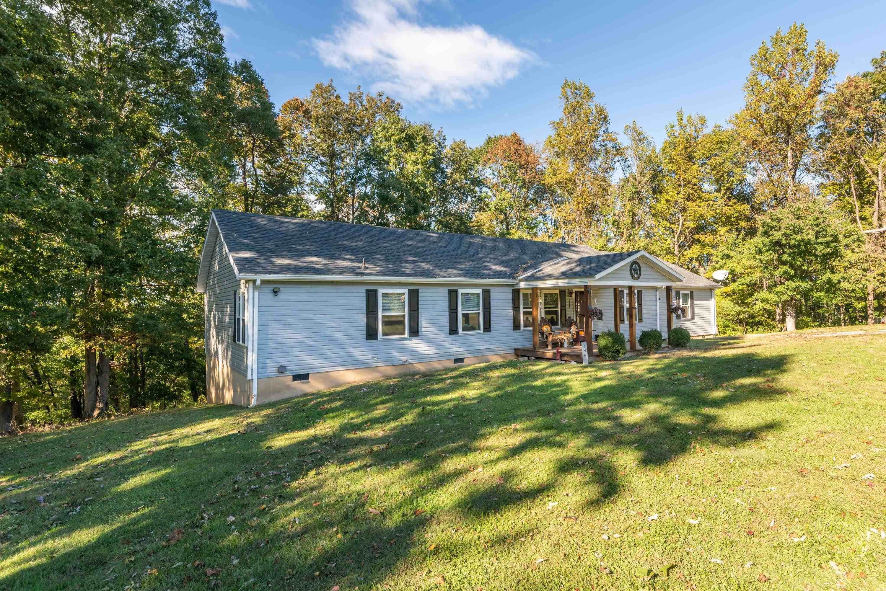 23. Single Family Homes for Sale at 340 CLAN ALPINE WAY Glasgow, Virginia 24555 United States