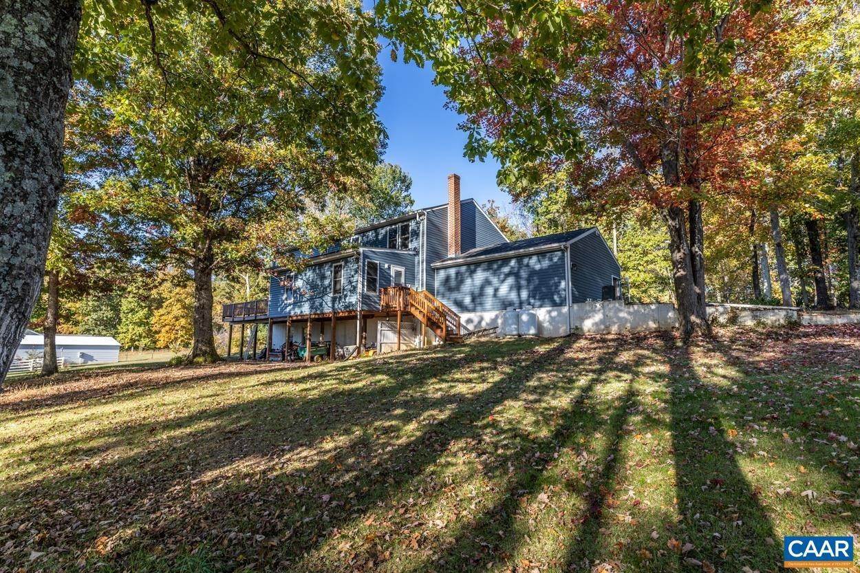 7. Single Family Homes for Sale at 435 COURTHOUSE MOUNTAIN Road Madison, Virginia 22727 United States