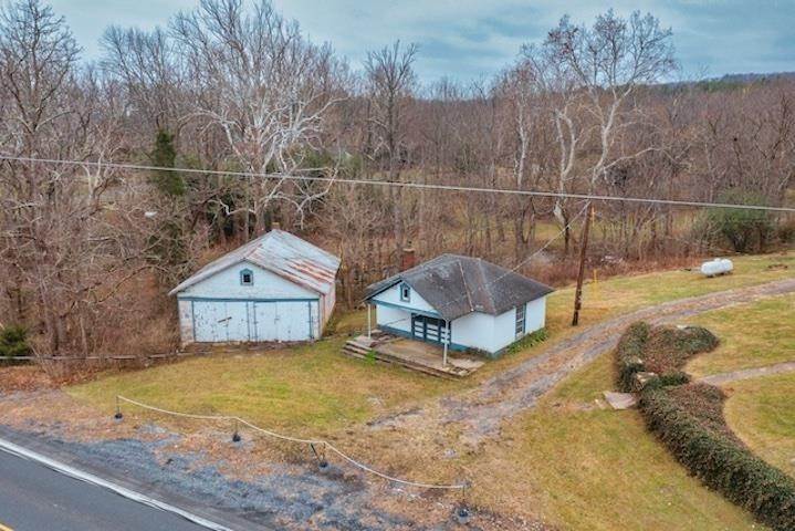 5. Single Family Homes for Sale at 1862 PARKERSBURG TPKE Swoope, Virginia 24479 United States
