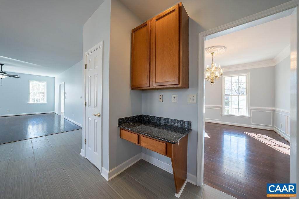 13. Single Family Homes for Sale at 3418 TURNBERRY Circle Charlottesville, Virginia 22911 United States
