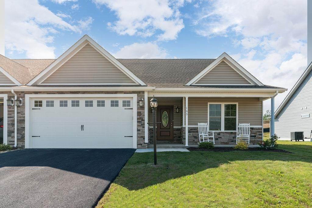 Single Family Homes for Sale at 105 LAKE VIEW Circle Waynesboro, Virginia 22980 United States