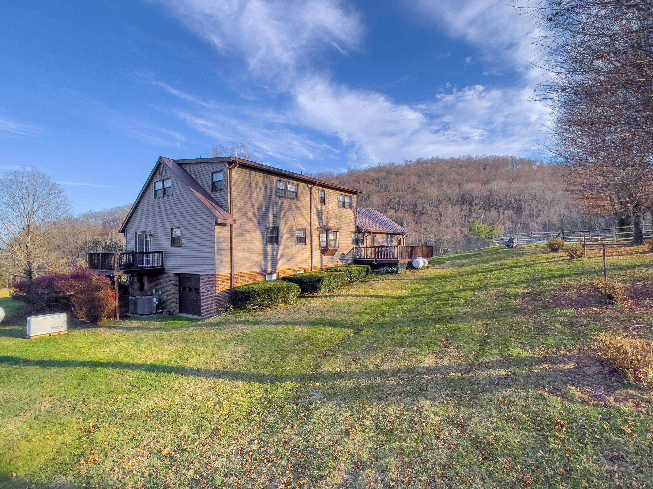 14. Single Family Homes for Sale at 62 WEE DARNOCK WAY Lexington, Virginia 24450 United States