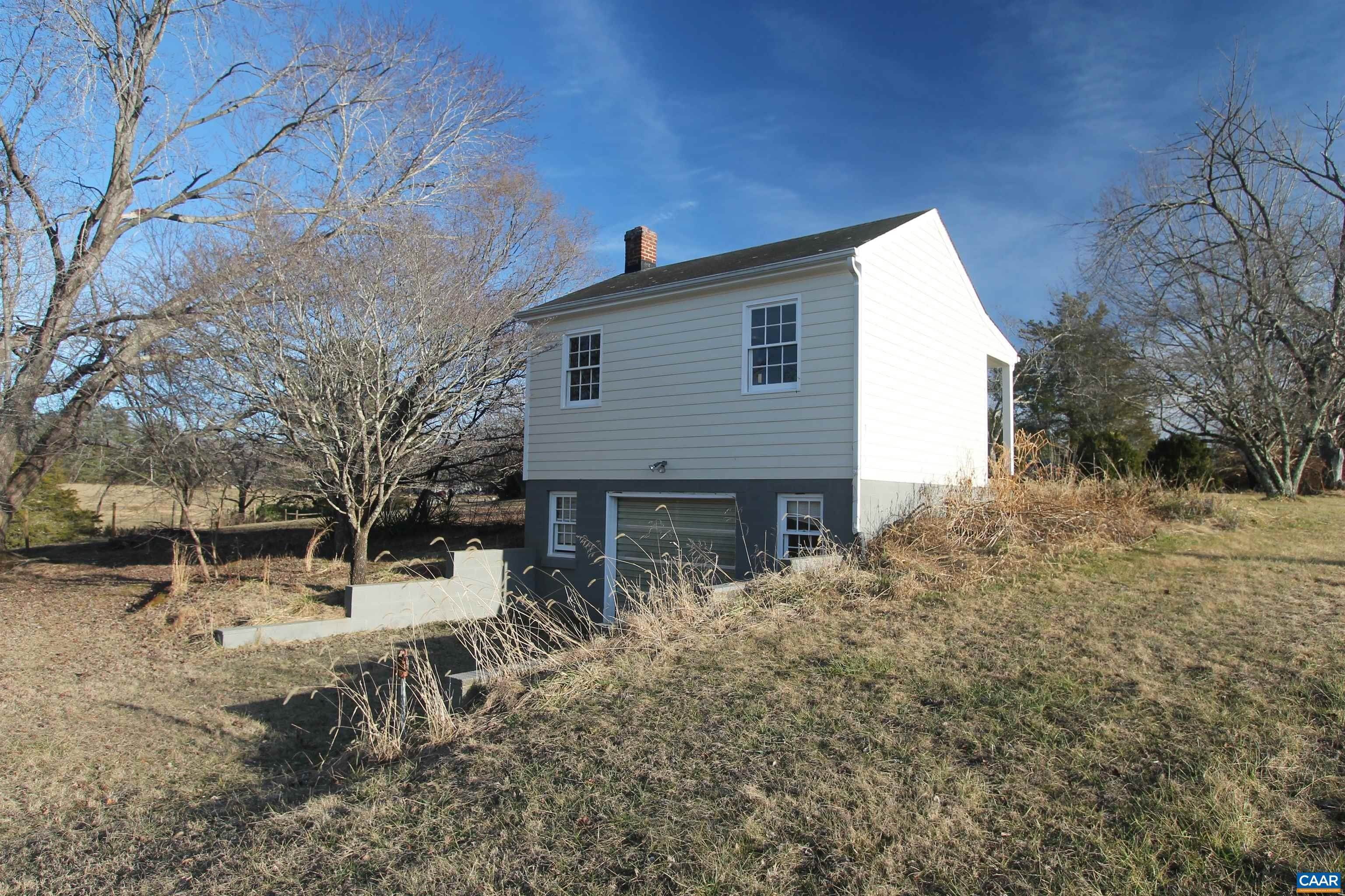 6. Single Family Homes for Sale at 3734 ADVANCE MILLS Road Ruckersville, Virginia 22968 United States