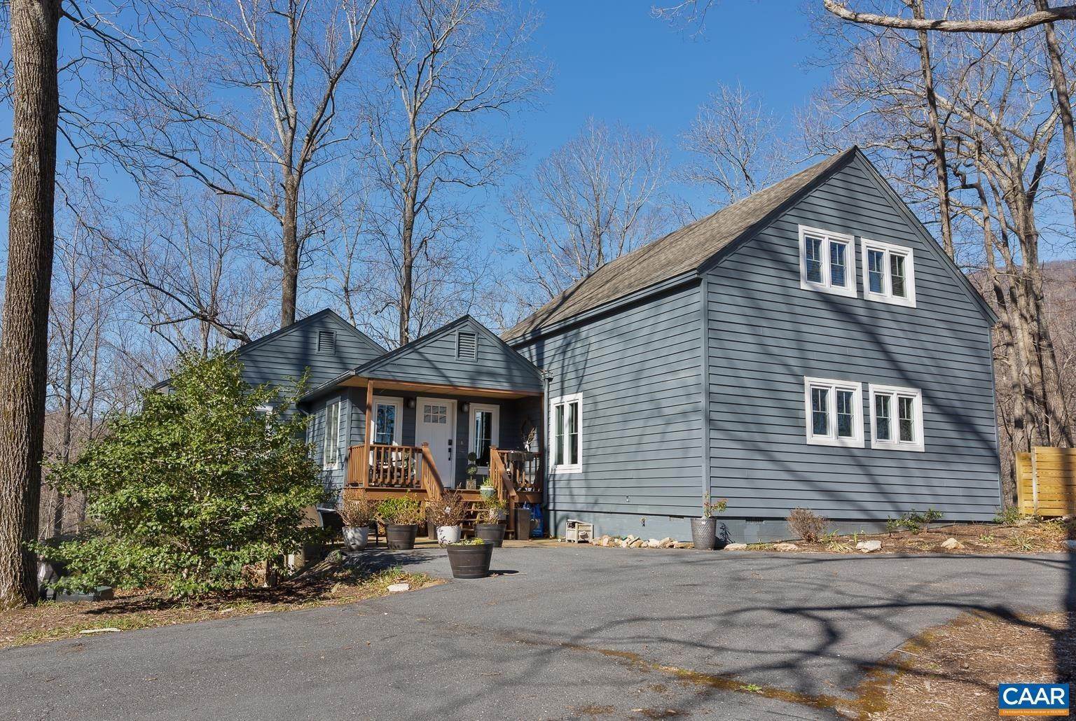 Single Family Homes 为 销售 在 160 SAWMILL CREEK Drive Nellysford, 弗吉尼亚州 22958 美国