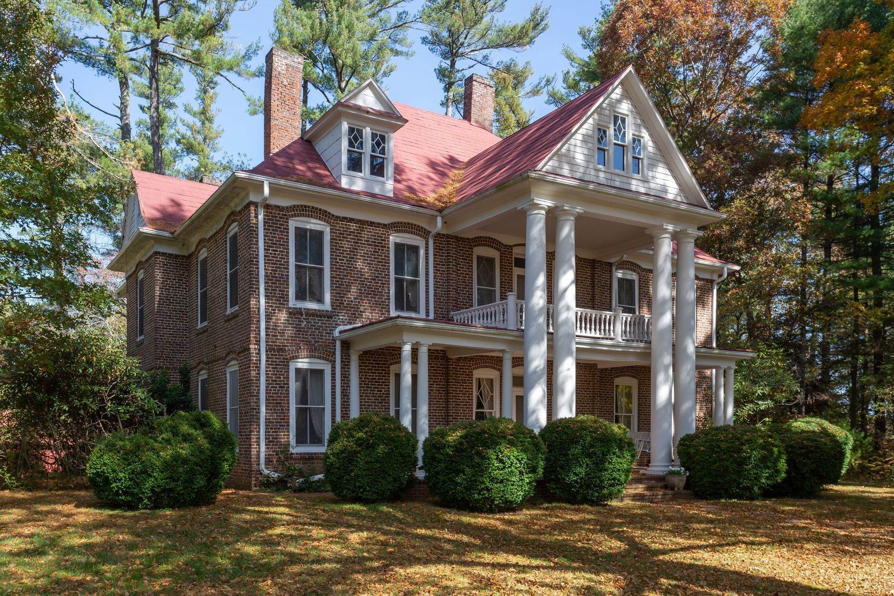 Single Family Homes 为 销售 在 The Pines 263 Floyd Hwy N Floyd, 弗吉尼亚州 24091 美国