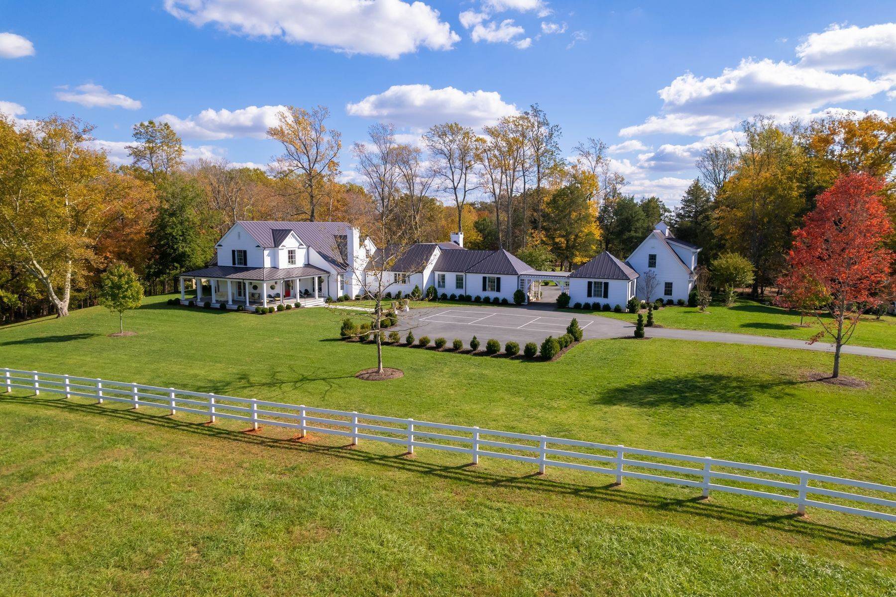 7. Single Family Homes for Sale at Horseshoe Hill 4545 Louisa Road Keswick, Virginia 22947 United States