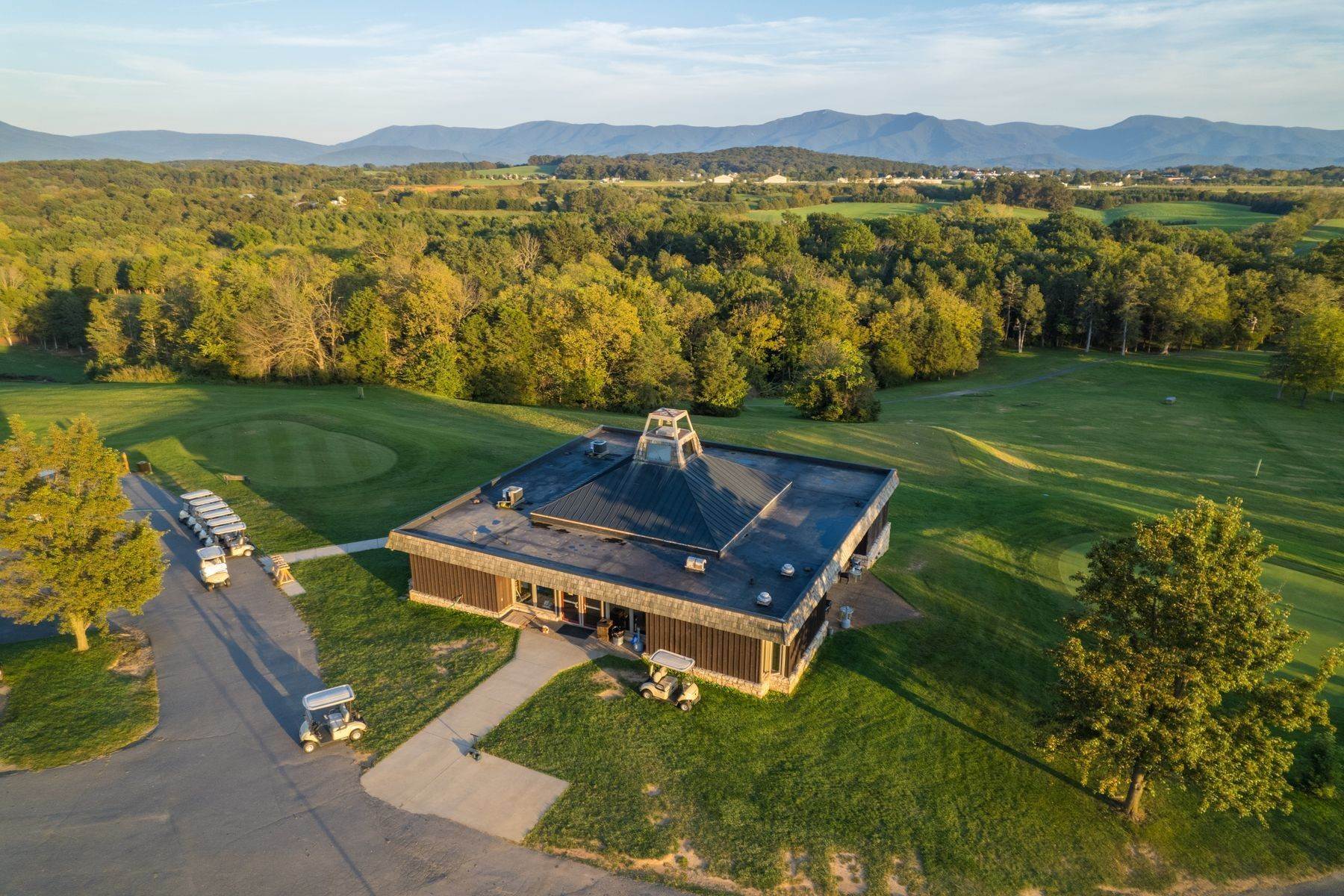 7. Land for Sale at Oh Shenandoah & Caverns Country Club Caverns Country Club Luray, Virginia 22835 United States